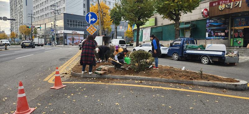 10가좌3동_주민자치회,_「가좌3동_작은정원_만들기」시범사업_추진(2).jpg 이미지