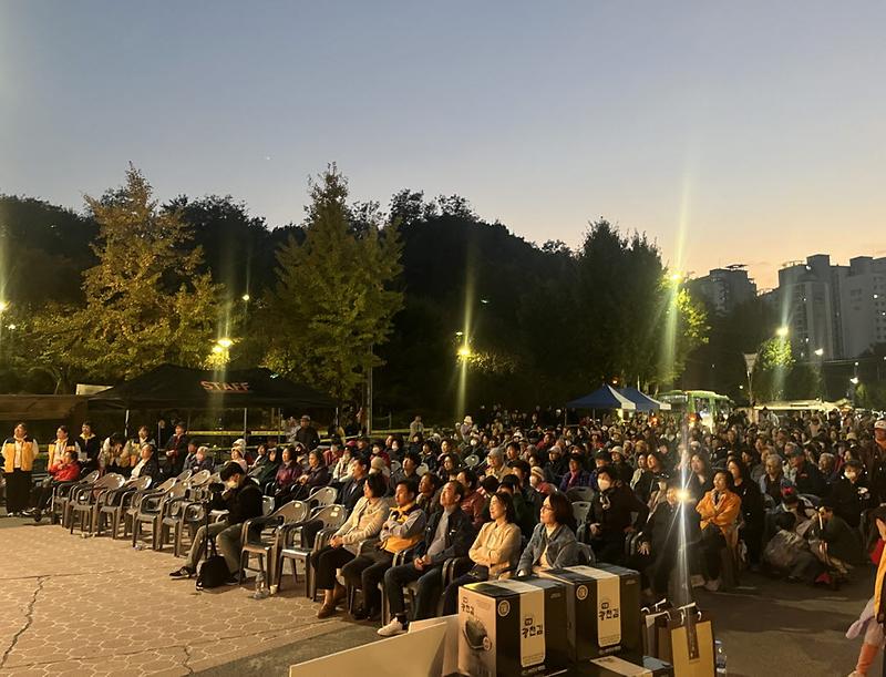 12가좌2동_제12회_주민과_함께하는_작은_음악회_축제_성료(3).jpg 이미지