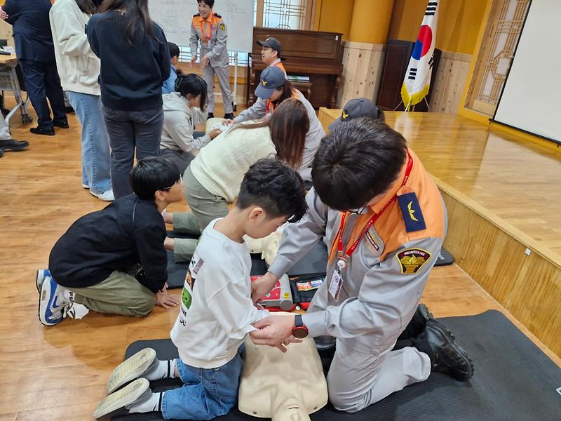 13인천서구자원봉사센터_‘서자봉_가족봉사단_평가회’_성료(2).jpg 이미지