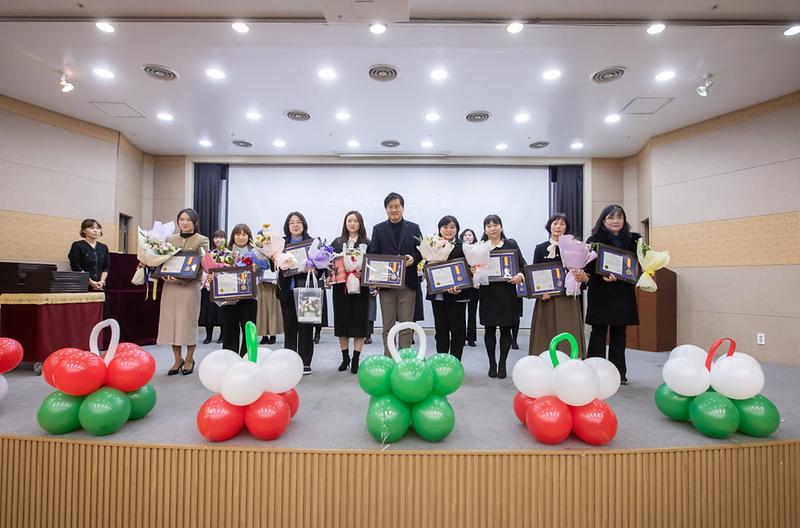 1인천_서구,_2024년_보육발전_유공자_표창_수여(4).jpg 이미지