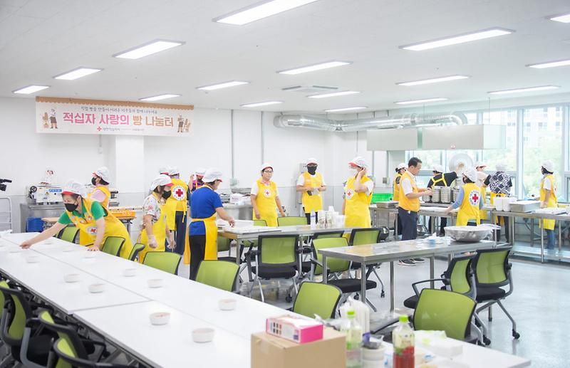2태백산_검단점,_청라아파트_화재피해주민에_우족탕_지원(1).jpg 이미지