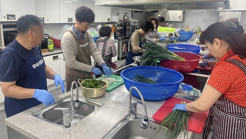 3가좌2동_주민자치회,_반찬나눔사업_‘정통성_실시(2).jpg 이미지