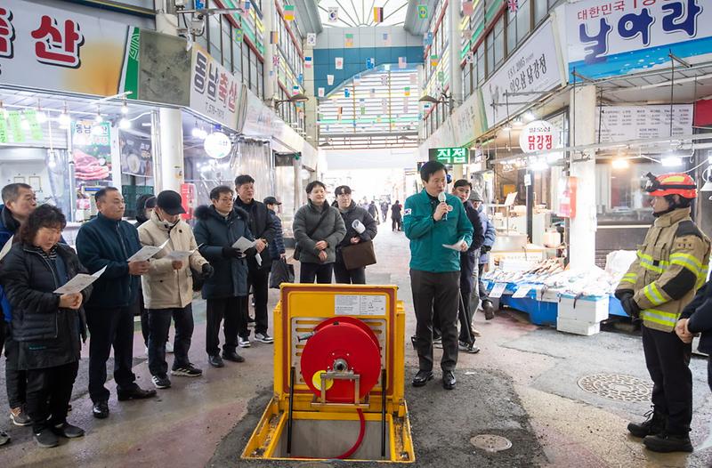 3서구,_‘강남시장_지하매립식_소화전_시연회’_개최(1).jpg 이미지