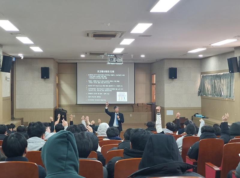 4민주평화통일자문회의_인천서구협의회,_제4차_북한이탈주민과_소통하는_힐링취미교실_개최(2).jpg 이미지