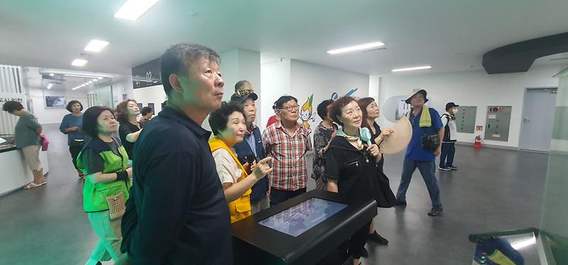 5인천_서구_자원순환V캠페인_활동_전개_‘청라_소각장_선진사례_현장_견학’(2).jpg 이미지