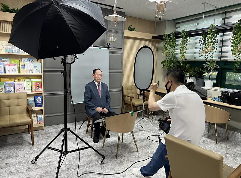 6가정3동_주민자치회,「장수마을에_살어리랏다」,_어르신_이발,_장수_사진_촬영_사업(1).jpg 이미지