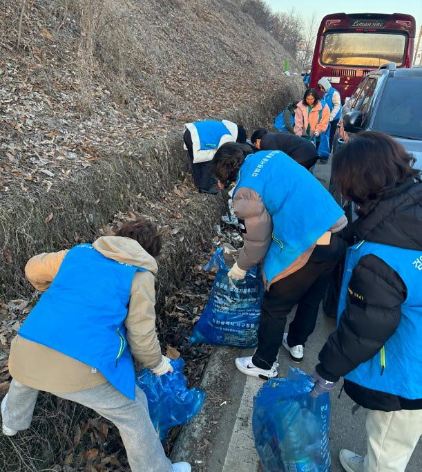 6건강하고_깨끗한_검암경서동_조성을_위한_2024년_새봄맞이_대청결운동_실시(2).jpg 이미지