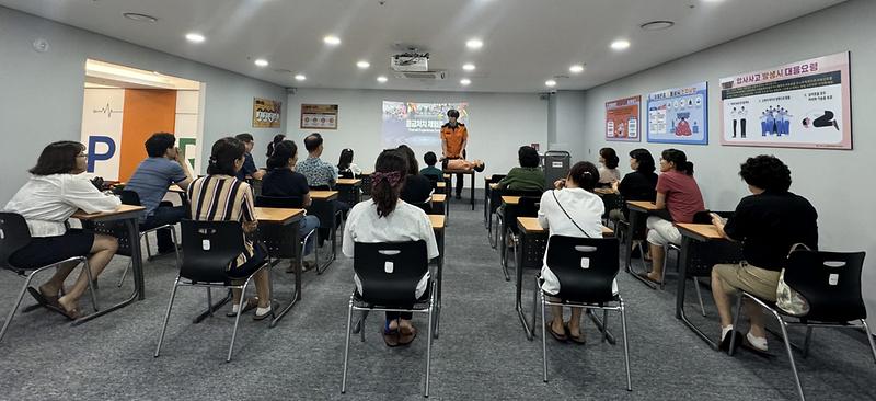7청라1동_통장자율회,_가족과_이웃을_구하는_응급처치_교육_수료(2).jpg 이미지