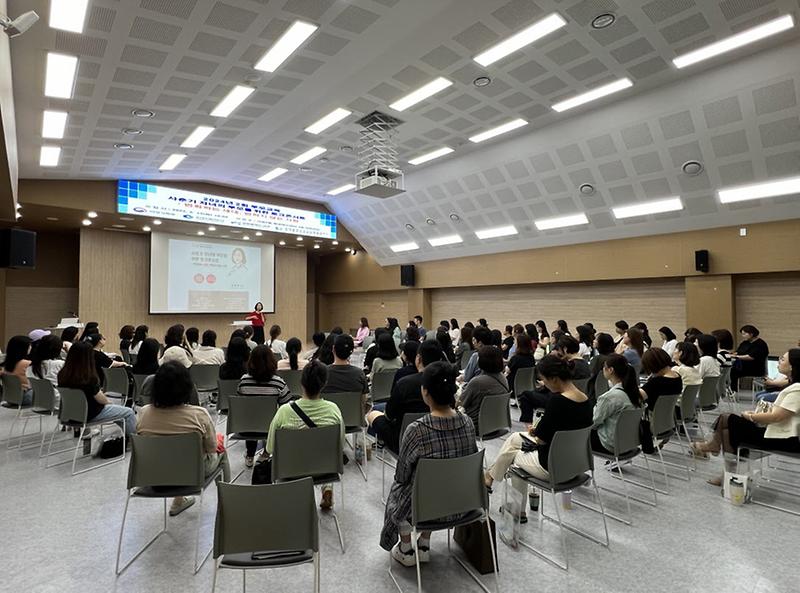 7서구청소년상담복지센터,_사춘기자녀의_부모를_위한_토크콘서트_성료(1).jpg 이미지
