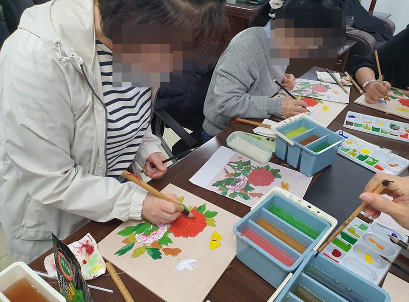 9민주평화통일자문회의_인천서구협의회,_제3차_북한이탈주민과_소통하는_힐링취미교실_개최(1).jpg 이미지