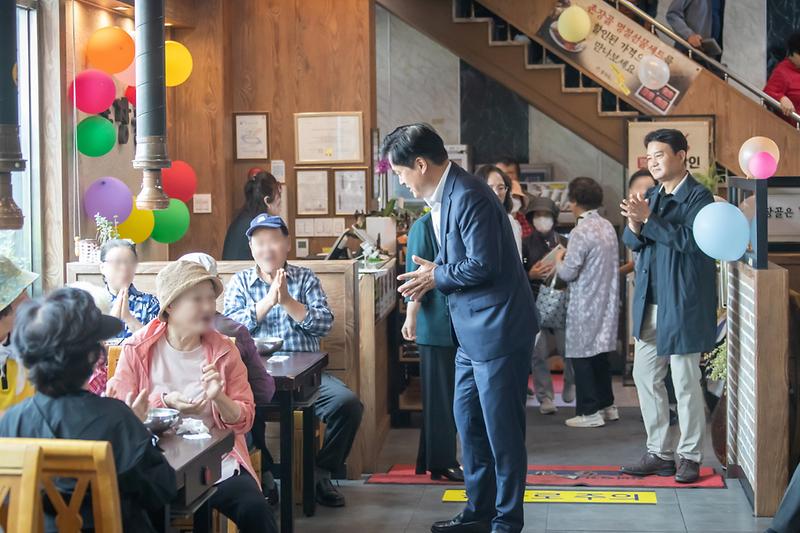 서구_당하동_“효사랑_실천”_경로위안잔치_개최_2.jpg 이미지